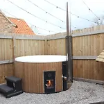 Luxury Barn With Private Wood-fired Hot Tub Apartamento *